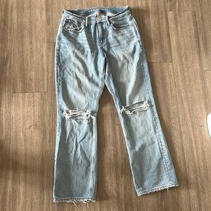 American Eagle 90s Bootleg Jeans with Ripped Knees - Size 8